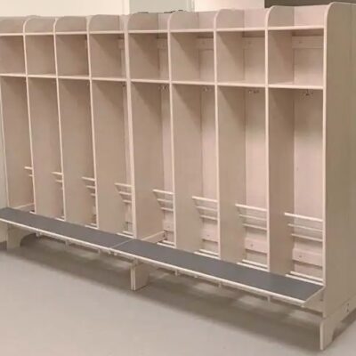 Fritstående Ran-trold garderobe